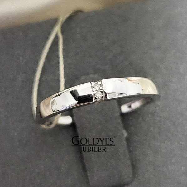 Złoty pierścionek z brylantami próby złota 375