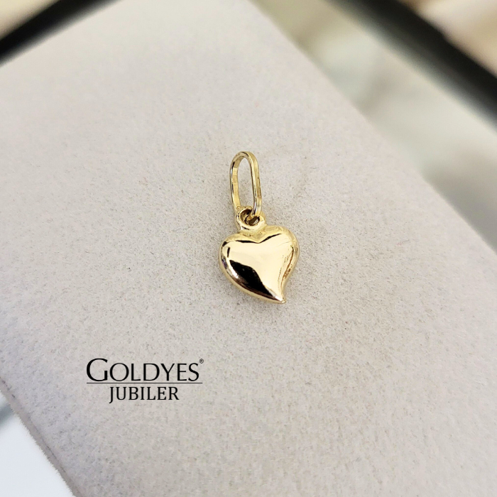 złota zawieszka serce